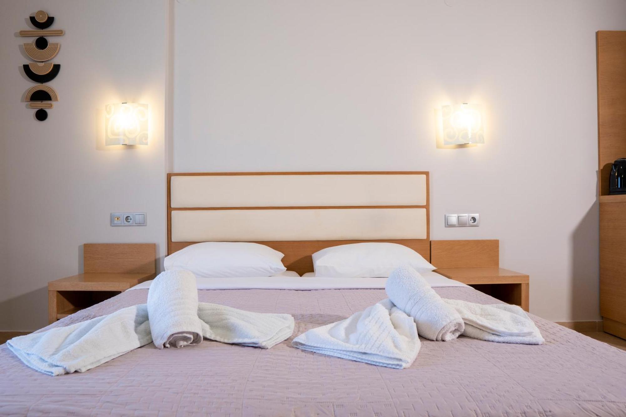 Hotel Epavlis Eleftheriadi Paralía Kültér fotó
